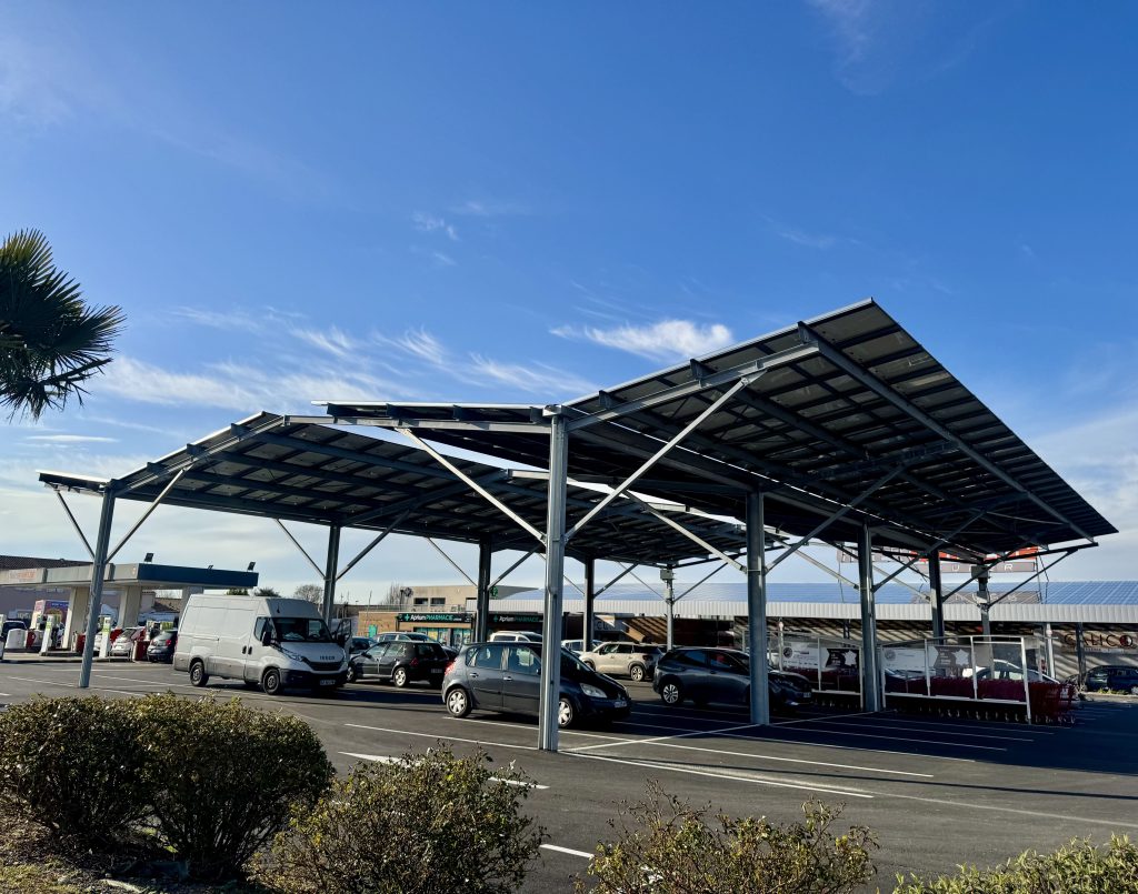 Ombrière de parking commerce Intermarché - Salles-sur-Mer (17)
