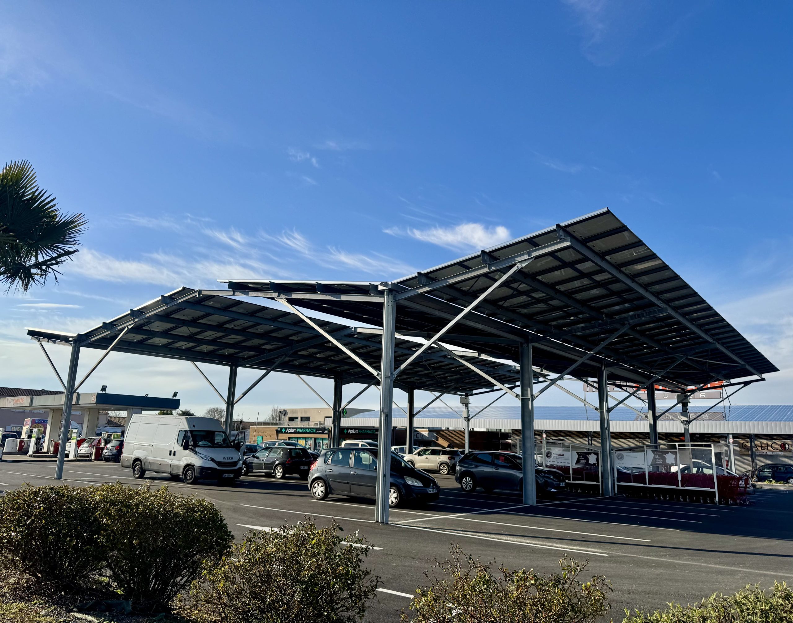 Ombrière de parking commerce Intermarché - Salles-sur-Mer (17)